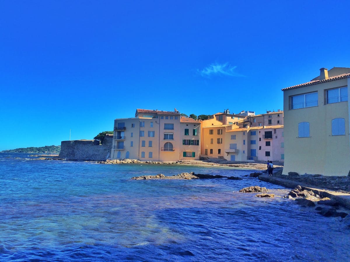 Séjour de rêve dans le Var : idées pour une escapade inoubliable à deux